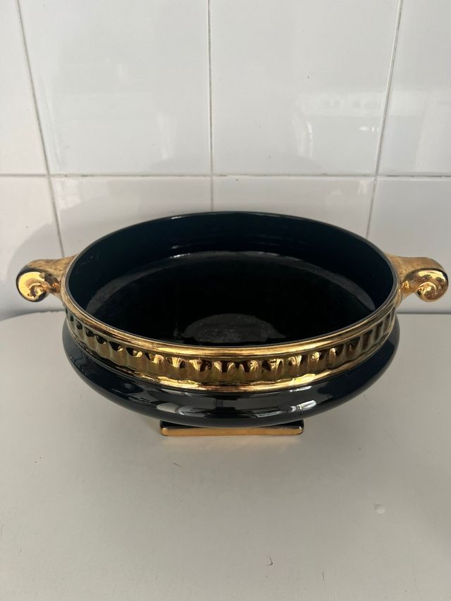 Frutero dorado negro