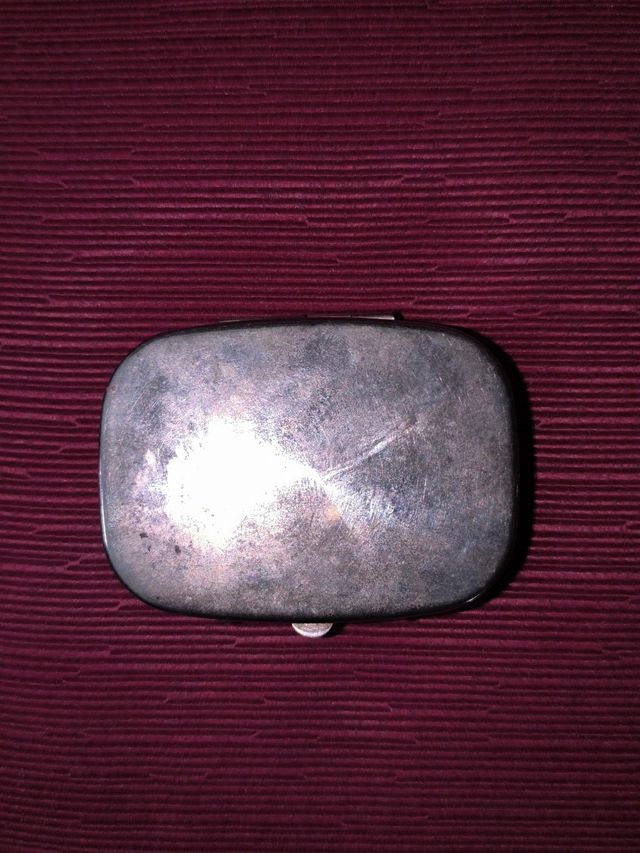 Cajita metalica dorada y plateada