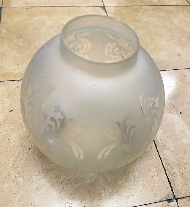 Globo de lampara de cristal opalina