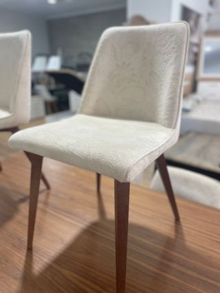 CONJUNTO DE MESA + 8 SILLAS COMO NUEVA!! ENVIOS!!
