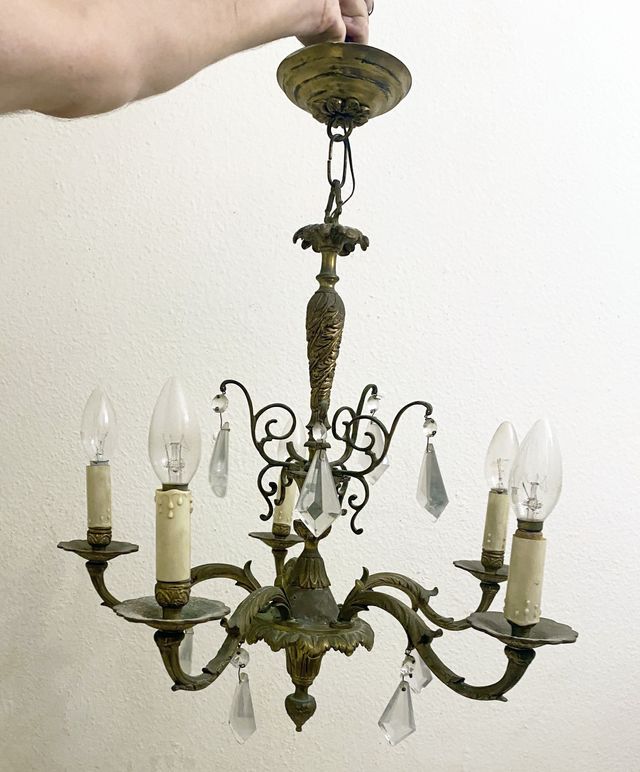 Lampara antigua dorada con cristales