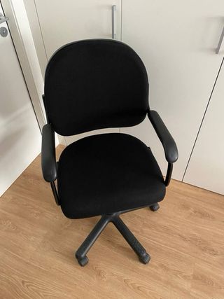 Silla oficina negra