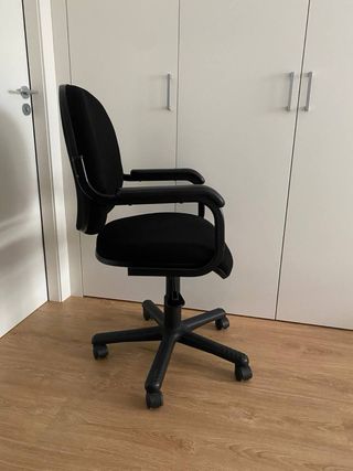 Silla oficina negra