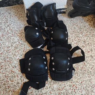 Patines Oxelo talla 45 + equip. seguridad