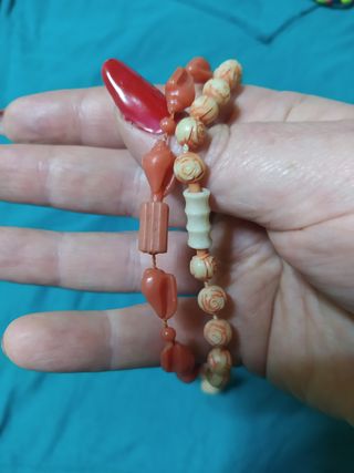 Collane vintage rosa e bianca,perline di plastica 