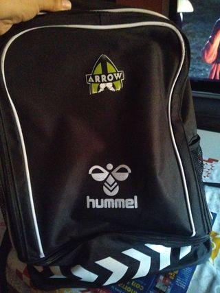 Mochila deportiva Hummel - Negra y Blanca