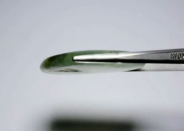 Prehnita verde corazón