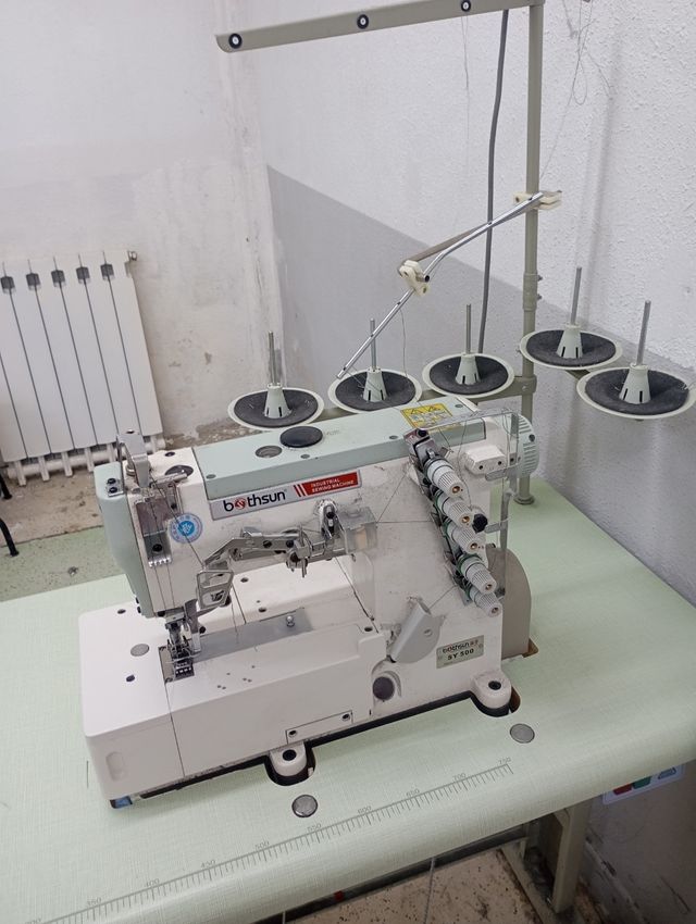 Máquina recubridora o collaretera 3-5 hilos