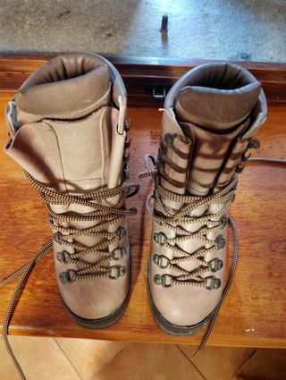Scarponi Alpinismo nuovi (Guardare bene le foto)
