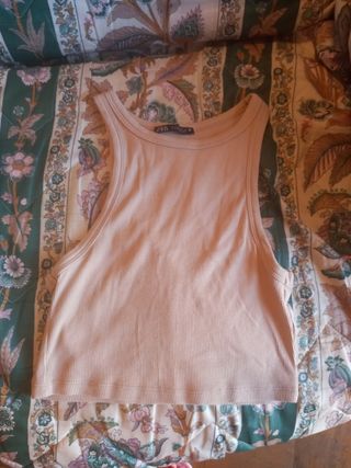 Top corto beig Zara