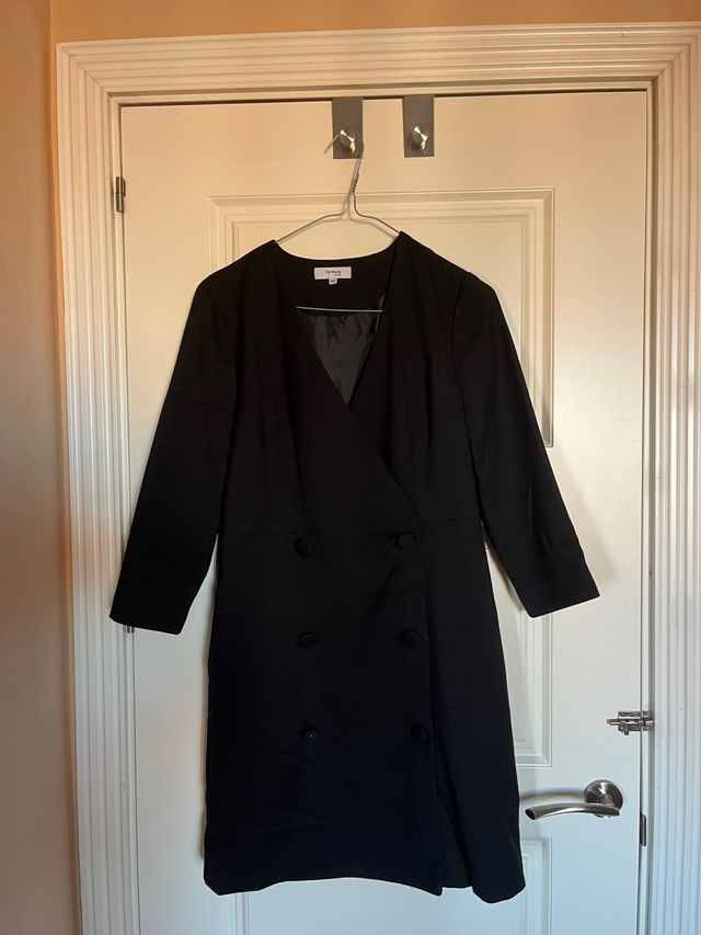 Vestido negro tipo traje