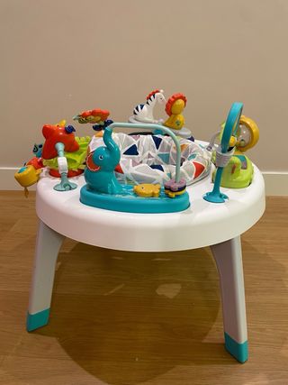 Mesa de actividades bebé