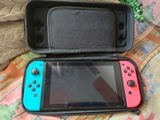 Nintendo Switch + Zelda Tears Kingdom