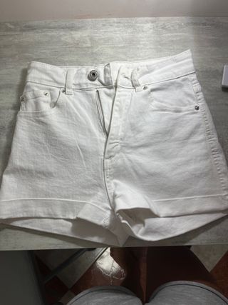 Shorts vaqueros blancos Lefties