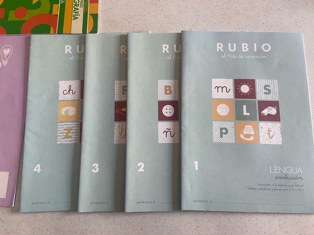 4 cuadernillos rubio nuevos  