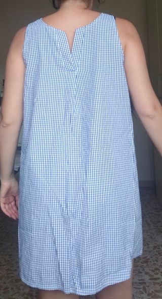 Vestito estivo a righe blu e bianco