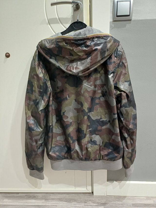 Cazadora deportiva reversible camuflaje talla 14