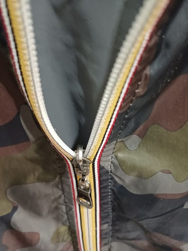 Cazadora deportiva reversible camuflaje talla 14