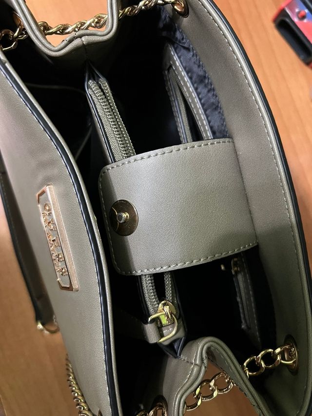 Borsa Guess grigio-oro