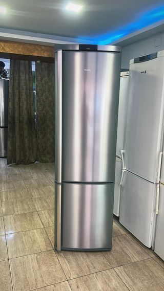 Nevera combi marca AEG    no frost clase A++ buen 