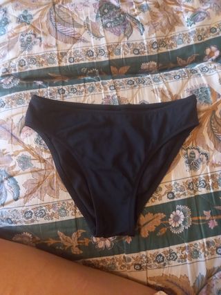 Braga bikini negra