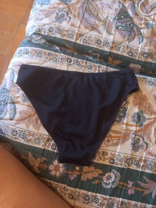 Braga bikini negra