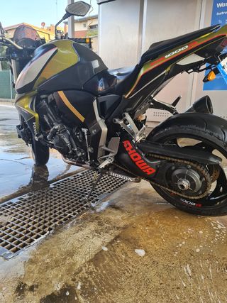 Honda CB1000R - Moto deportiva