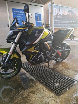 Honda CB1000R - Moto deportiva