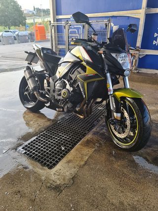 Honda CB1000R - Moto deportiva