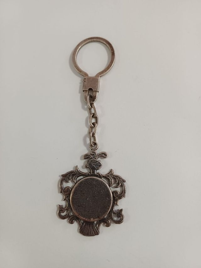 Llavero plata letra J