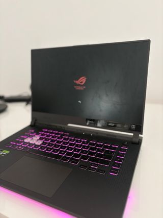Portátil gaming ASUS ROG G513RC