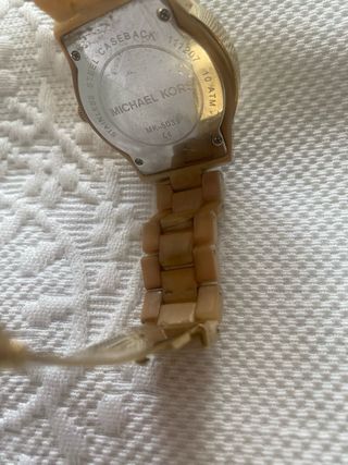Reloj Michael Kors beige y dorado