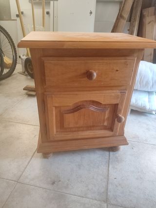 Mesilla noche madera - Cajón & Puerta