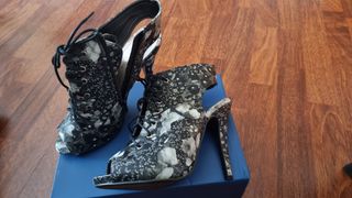 Sandalias tacón alto - Blanco , gris, negro