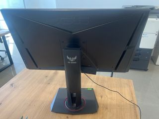 Pantalla gaming y teclado nuevo 