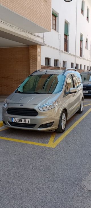 Ford Grand Tourneo Connec 2015
