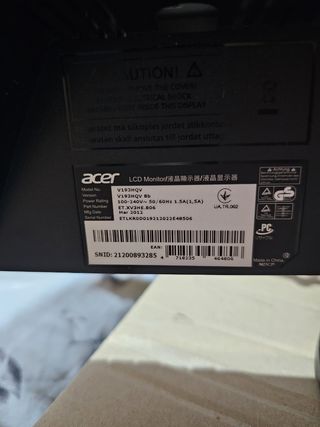 Monitores Samsung y Acer