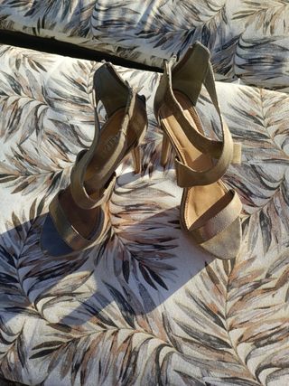 Sandalias Krypaz doradas - talla 38