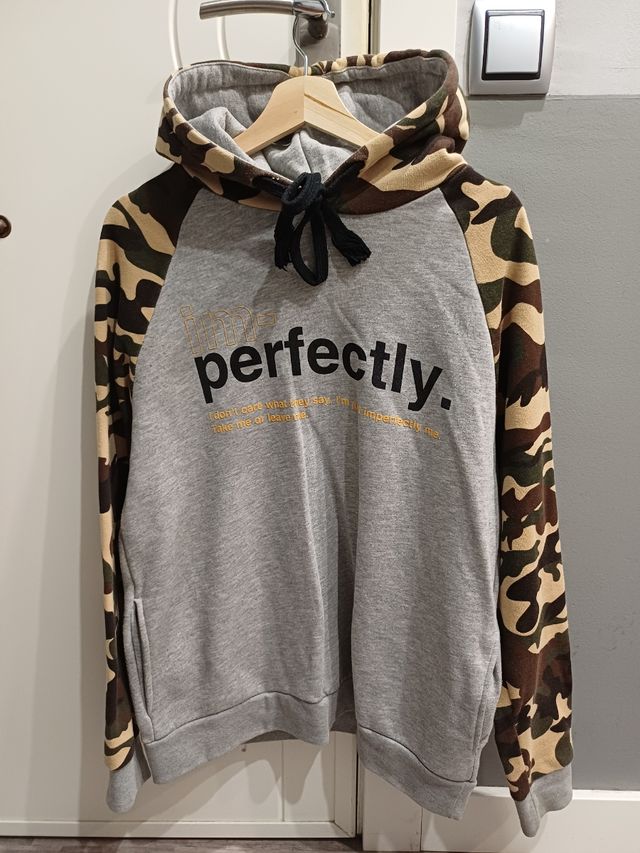 Sudadera Bershka camuflaje - Talla M