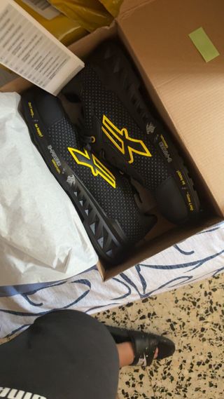 Zapatos seguridad - negros c/amarillo