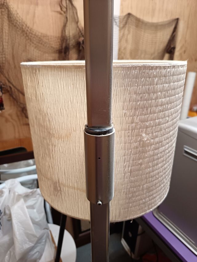 Lámpara de pie moderna Se puede graduar la altura