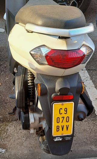 Scooter Peugeot Kisbee, (8.622km, año 19/05/2015).