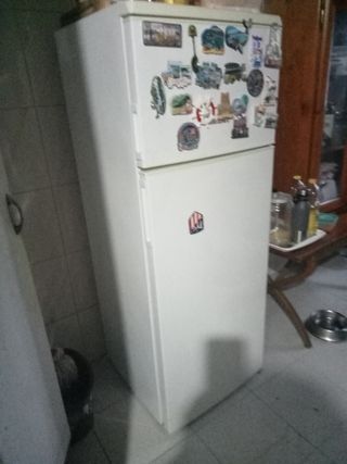 Nevera - Refrigerador en buen estado