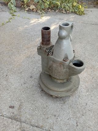 Bomba de agua usada