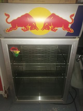 Mini nevera Red Bull - averiada