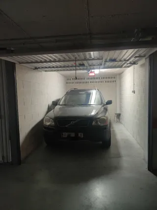 Plaza garaje cerrada en Laguna. SOLO VENTA.