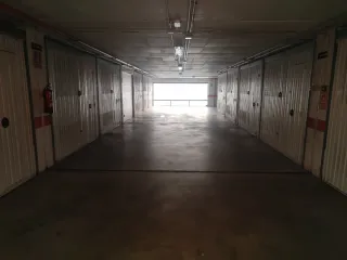 Plaza garaje cerrada en Laguna. SOLO VENTA.