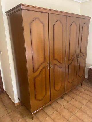 Dormitorio completo madera. 