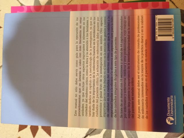 Manual de enfermería intensiva (Documenta)