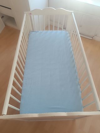 Cuna bebé blanca con dos posiciones